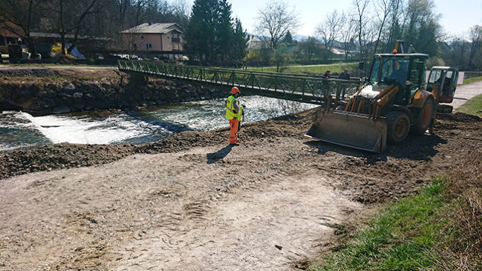 most (brv) za pešce in kolesarje čez Kamniško Bistrico pri Šumberku v Domžalah_19_3_2020 (1)