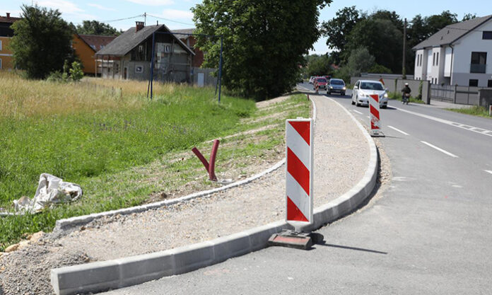 pločnik_Dragomelj
