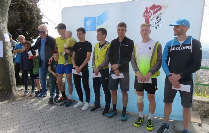 Med elitnimi tekači na pregledni tekmi čez Škabrijel zmaga Timoteju Bečanu in Tinetu Žižmondu (oba KGT Papež) (1)