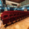 Veseli december začenjamo v prenovljeni dvorani Kulturnega doma Komenda s predstavo Avdicija (razprodano)