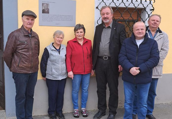 Župan Občine Moravče je v Krašcah odkril spominsko tablo Mavriciju Bergantu