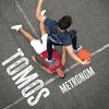 Tomos, z energičnim singlom in videospotom “Metronom”