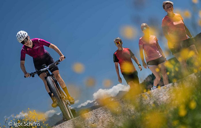 Rok in Maruša uspešno opravila v vročim Alpen Tour (1)