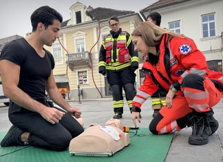 Svetovni dan oživljanja v Kamniku: trije novi AED-ji, delavnice oživljanja in močno sporočilo – znanje rešuje življenja