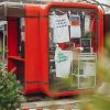 Legendarni kiosk K67 pred Delom dobil novo življenje – kot mikro galerija, koncertni prostor in pop-up trgovina