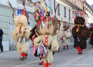 Pustno rajanje v Kamniku se začenja s kurenti in nadaljuje s kamniškim karnevalom