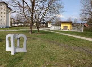 Pet let po odstranitvi skulpture Vodnjak javnost še vedno čaka na pojasnila