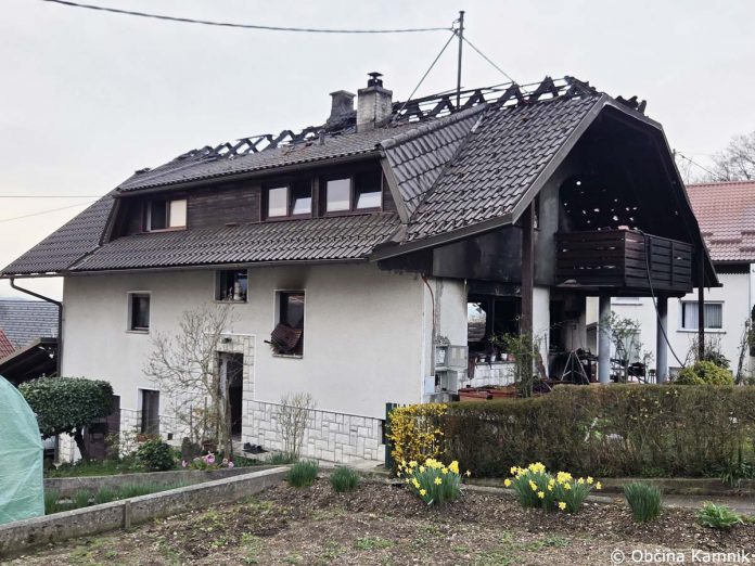 Hud požar v Podgorju. Kamnik že zbira pomoč