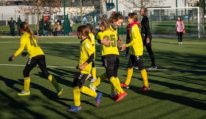 Rumenosrčne jutri za pokalni finale in tudi za Laro