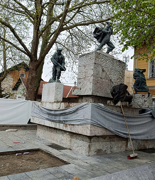 50.000 eur za obnovo spomenika žrtvam druge svetovne vojne na Kolodvorski cesti v Domžalah
