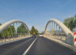 Popolna zapora mostu zaradi odstranitve nadomestnih montažnih mosto; 30., 31.5.