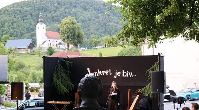 Jenkret je biv jen ravbar otvoril Križnikov pravljični festival v Motniku