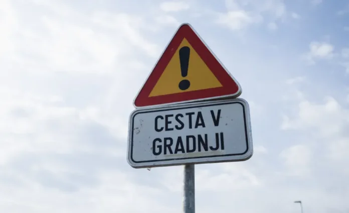 Cesta v gradnji