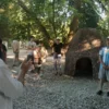 V Arboretumu Volčji Potok odprli edinstveno taktilno razstavo skulptur za slepe in slabovidne