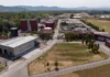 CČN Domžale-Kamnik z novo sušilno napravo pomembno zmanjšuje količino blata Novi objekt CČN Domžale-Kamnik za nadgradnjo sušenja blata. (Foto: Mitja Legat, avgust 2026)